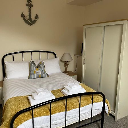 2 Bedroom Flat In Stornoway Town Centre Екстер'єр фото