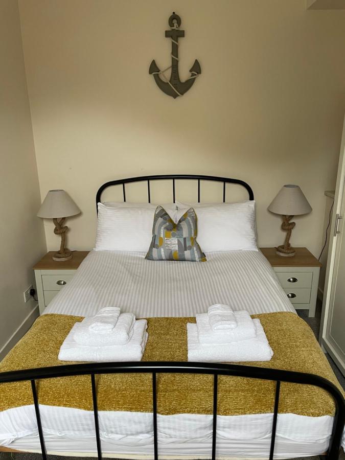 2 Bedroom Flat In Stornoway Town Centre Екстер'єр фото