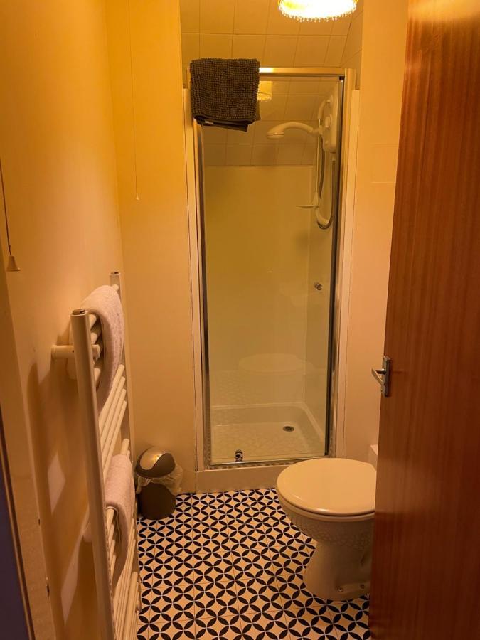 2 Bedroom Flat In Stornoway Town Centre Екстер'єр фото