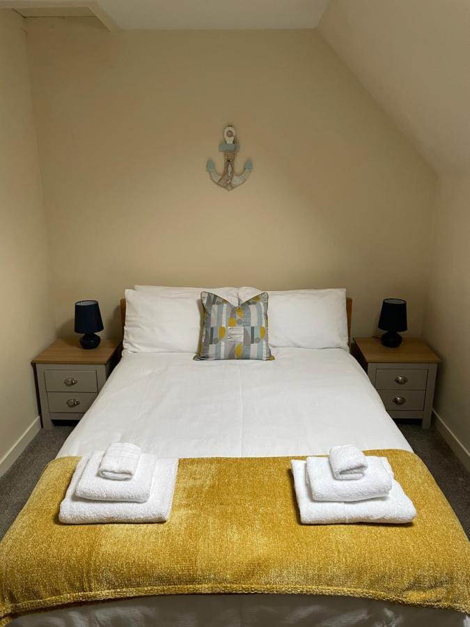 2 Bedroom Flat In Stornoway Town Centre Екстер'єр фото