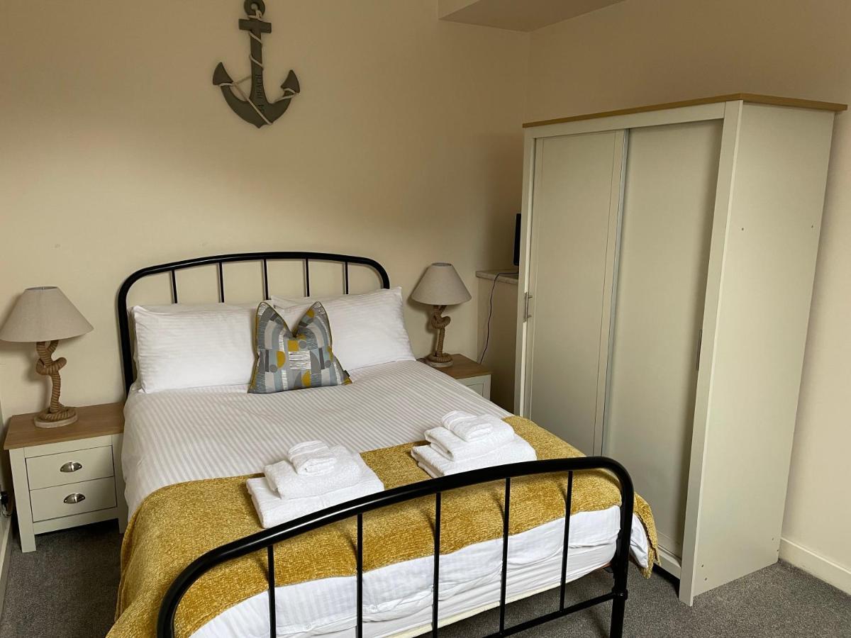 2 Bedroom Flat In Stornoway Town Centre Екстер'єр фото